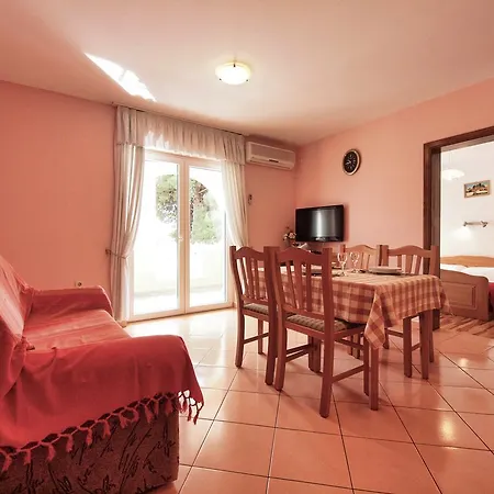 Srima 15621a Apartment