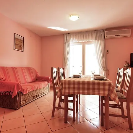 Apartament Srima 15621a